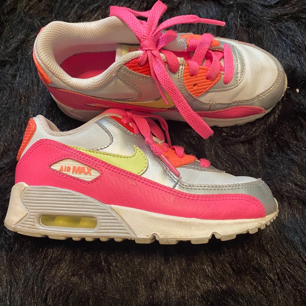 Girls shoes
